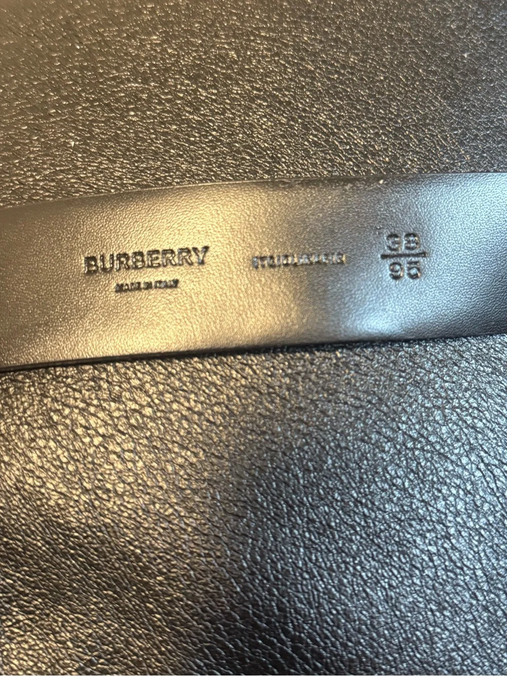 Burberry Black Smooth Leather Men's Belt with Debossed Logo